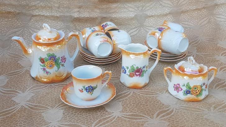 Antiek theeservies met boeketjes en oranje parelmoer, Antiek en Kunst, Antiek | Servies compleet, Ophalen of Verzenden