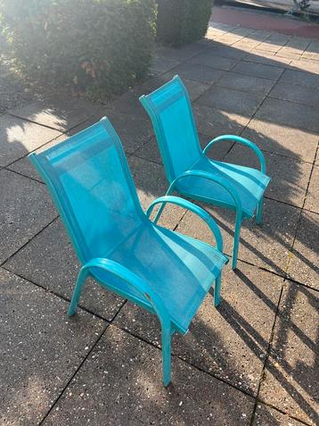 2 Blauwe Tuinstoeltjes (kinderen) beschikbaar voor biedingen