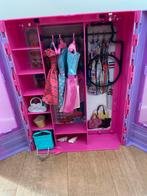 Barbie kleding met kledingkast, Kinderen en Baby's, Speelgoed | Poppen, Ophalen, Gebruikt, Barbie