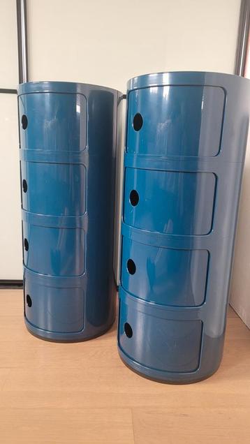 2 blauwe Kartell Componibili kasten met 4 vakken beschikbaar voor biedingen