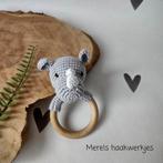 Handgemaakte rammelaar neushoorn op bijtring, Ophalen of Verzenden, Nieuw, Kraamcadeau