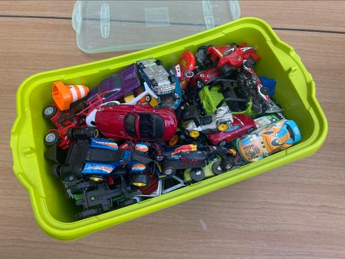 Hele doos vol met auto’tjes etc (incl opbergdoos!), Verzamelen, Speelgoed, Gebruikt, Ophalen