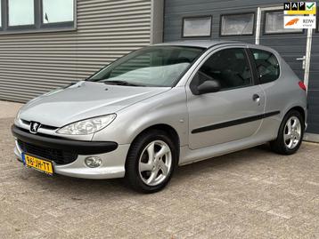 Peugeot 206 1.6-16V XS - CARPLAY! - NWE APK - RIJDT PRIMA. beschikbaar voor biedingen