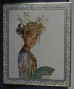 Geborduurd schilderij Javaanse met waaier petit point 51x41, Antiek en Kunst, Ophalen of Verzenden