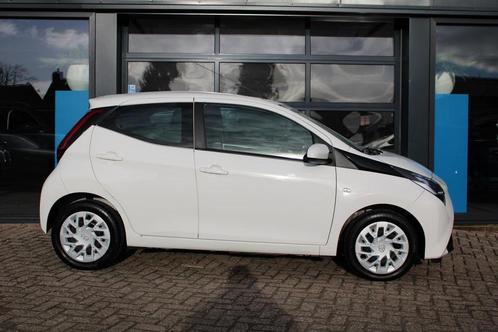 Toyota Aygo 1.0 VVT-i x-play | NAVIGATIE | AIRCO | CARPLAY |, Auto's, Toyota, Bedrijf, Te koop, Aygo, ABS, Achteruitrijcamera