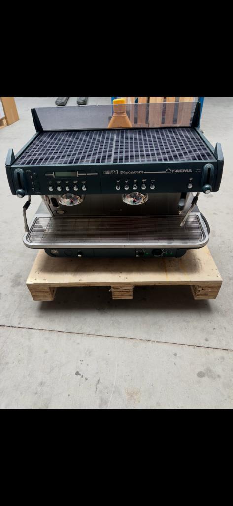 FAEMA E91 diplomat, Witgoed en Apparatuur, Koffiezetapparaten, Zo goed als nieuw, Gemalen koffie, Koffiemachine, 2 tot 4 kopjes