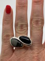 K580 Prachtige zilveren ring modernist maat 19, 18 tot 19, Met edelsteen, Ophalen of Verzenden, Dame