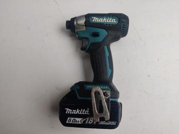 Makita DTD157 18V Slagschroever met 5.0AH accu beschikbaar voor biedingen