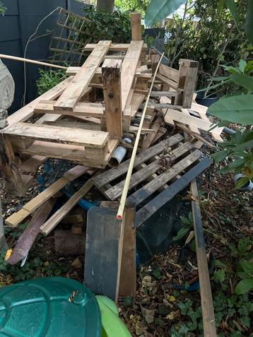 Pallets en Sloophout - DIY Projecten beschikbaar voor biedingen