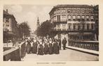 Middelburg - Stationstraat met volk - Klederdracht, Ophalen of Verzenden, Ongelopen, Zeeland
