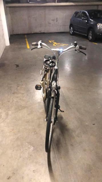 Te koop een Goud zwart Altra damesfiets 28 inch beschikbaar voor biedingen