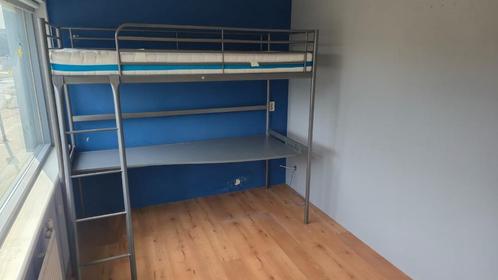 Svarta Ikea Hoogslaper 90x200 + buroblad, Huis en Inrichting, Slaapkamer | Stapelbedden en Hoogslapers, Gebruikt, Hoogslaper, 90 cm