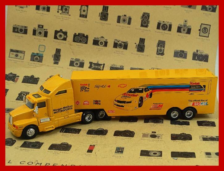 KODAK model vrachtwagen schaal 1:64 nieuwstaat, Hobby en Vrije tijd, Modelauto's | Overige schalen, Zo goed als nieuw, Bus of Vrachtwagen