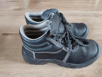 Safe et footwear beschikbaar voor biedingen