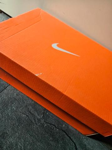 Nike phantom, maat 40, grasveldvoetbal, noppen beschikbaar voor biedingen