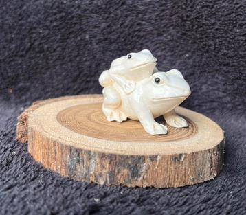 Netsuke beschikbaar voor biedingen