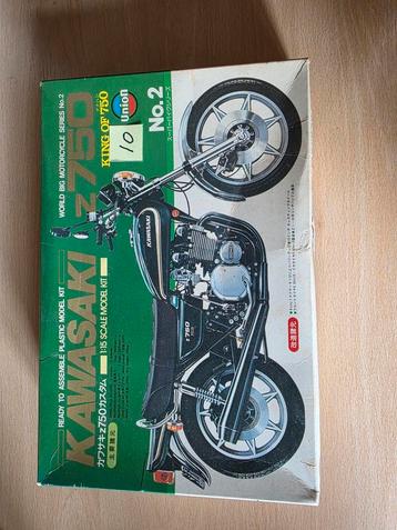 KAWASAKI Z 750 SCALE 1/15 Is al aan begonnen groot gedeelte. beschikbaar voor biedingen