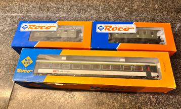 3 Roco modeltrein wagons  in originele verpakking beschikbaar voor biedingen