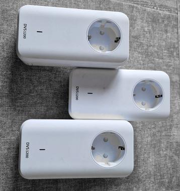 Dvs 1200 en 2x dvs 650 powerline adapters beschikbaar voor biedingen