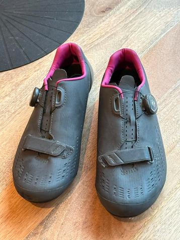 Shimano racefietsschoenen – maat 41 beschikbaar voor biedingen