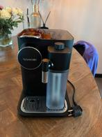 De'Longhi Nespresso Gran Lattissima, Koffiepads en cups, Gebruikt, Koffiemachine, Ophalen of Verzenden