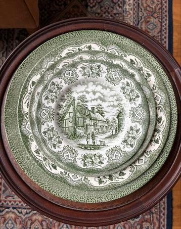 Engels servies Old Inns Serie gebakstel beschikbaar voor biedingen
