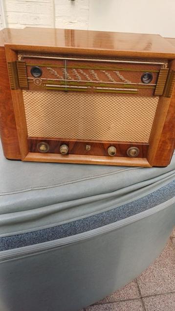 6 radio's  philips  loewe opta  kolster  etronic  beschikbaar voor biedingen