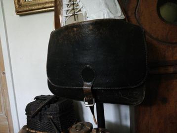 Vintage Leren Tas met Vakken beschikbaar voor biedingen