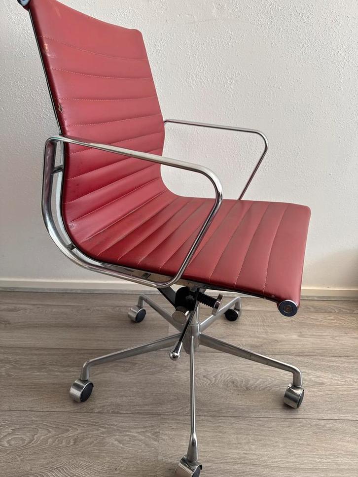 Vitra Style Bureaustoel - Hoogte Verstelbaar, Huis en Inrichting, Bureaustoelen, Gebruikt, Bureaustoel, Rood, Ophalen