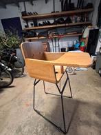 Kinderstoel Mowkan Oak - eikenhout met stalen frame, Kinderen en Baby's, Kinderstoelen, Ophalen, Zo goed als nieuw, Gordel(s)