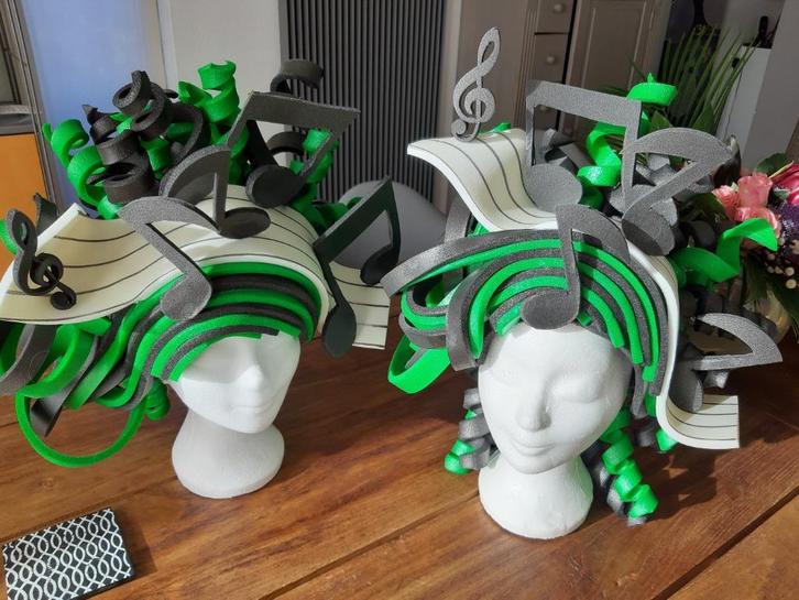 foam pruiken en hoeden, Kleding | Dames, Carnavalskleding en Feestkleding, Nieuw, Accessoires, Carnaval, Maat 46/48 (XL) of groter