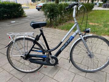 Damesfiets beschikbaar voor biedingen