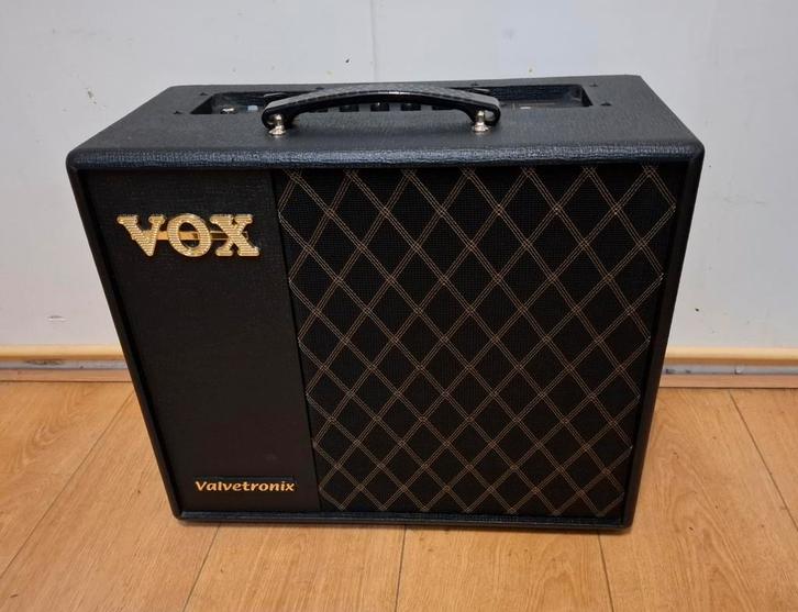 Vox VT 40x, Muziek en Instrumenten, Versterkers | Bas en Gitaar, Zo goed als nieuw, Minder dan 50 watt, Ophalen of Verzenden