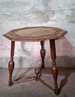 Oude antieke bijzettafel houtsnijwerk Mechelse, Ophalen of Verzenden