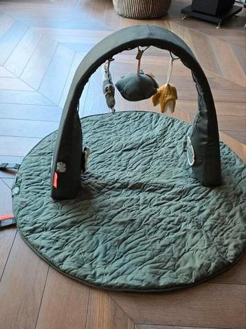 Done by deer Babygym groen beschikbaar voor biedingen