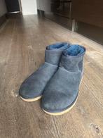 Uggs Laarzen - Heerlijk Warm!, Kleding | Dames, Schoenen, Ophalen of Verzenden, Gedragen, Blauw, Lage of Enkellaarzen