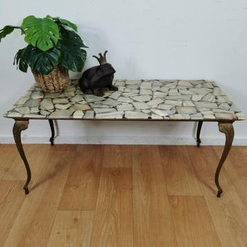 Vintage Hollywood Regency salontafel met marmer blad.  505 beschikbaar voor biedingen