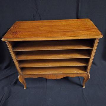 Antiek - klein houten insteekkastje beschikbaar voor biedingen