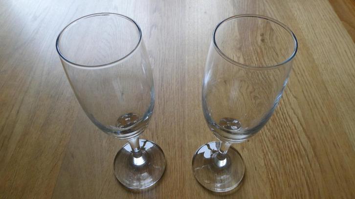 2 Champagne glazen, Verzamelen, Glas en Borrelglaasjes, Zo goed als nieuw, Overige typen, Ophalen