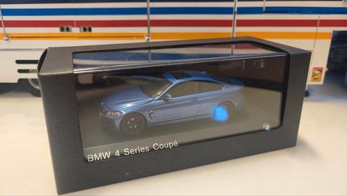Kyosho BMW 4-Serie Coupe F32 Estoril Blue Dealer Edition, Hobby en Vrije tijd, Modelauto's | 1:43, Zo goed als nieuw, Auto, Kyosho