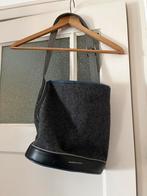 Grijze Charles & Keith Schoudertas / Handtas - Maat L, Ophalen of Verzenden, Zo goed als nieuw