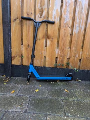 Stuntstep - Blauw beschikbaar voor biedingen