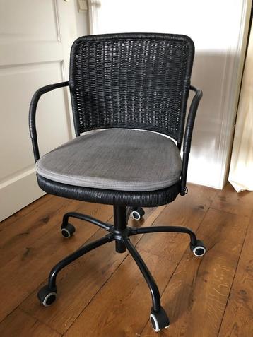 Swivel Chair+Wheels+Pad, Height Adjustable,in Good condition beschikbaar voor biedingen