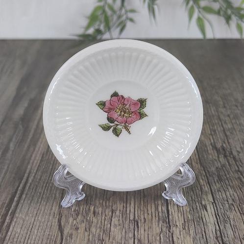Wedgwood Briar Rose Bonbonbordje / Theetip, Antiek en Kunst, Antiek | Servies los, Ophalen of Verzenden