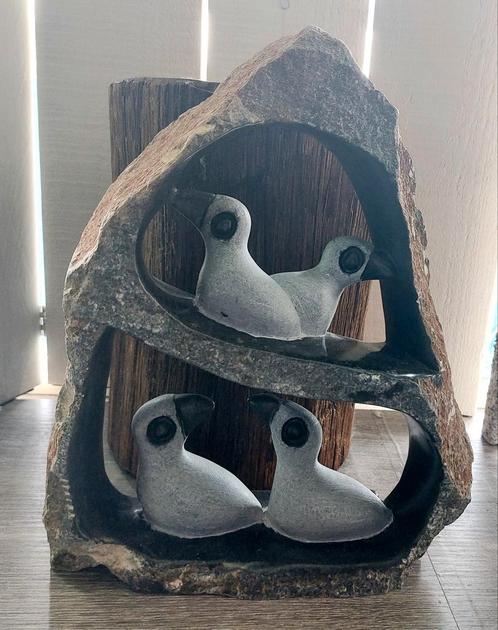 Shona serpentijn beeld met vogels uit Zimbabwe, Verzamelen, Beelden en Beeldjes, Nieuw, Ophalen of Verzenden