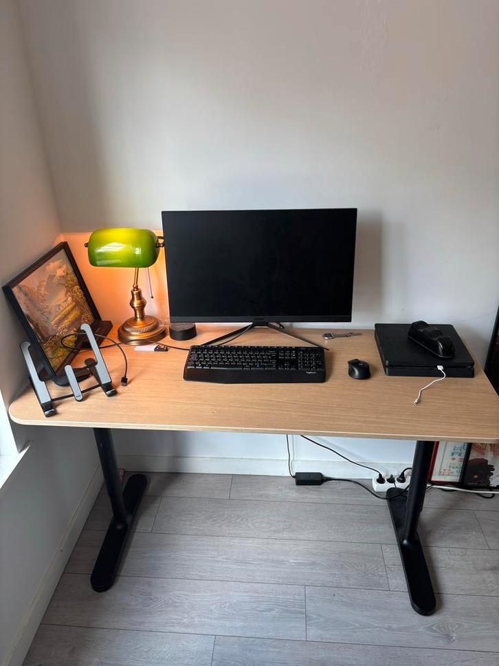 IKEA BEKANT Bureau 140x60 - In hoogte verstelbaar, Huis en Inrichting, Bureaus, Zo goed als nieuw, Bureau, In hoogte verstelbaar