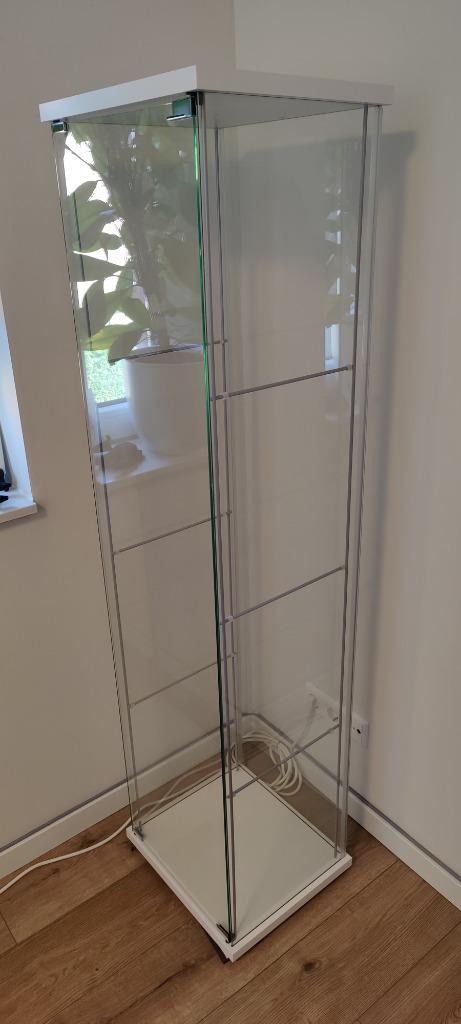 Ikea vitrinekast wit, Huis en Inrichting, Kasten | Vitrinekasten, Gebruikt, 150 tot 200 cm, Minder dan 50 cm, 25 tot 50 cm, Met deur(en)