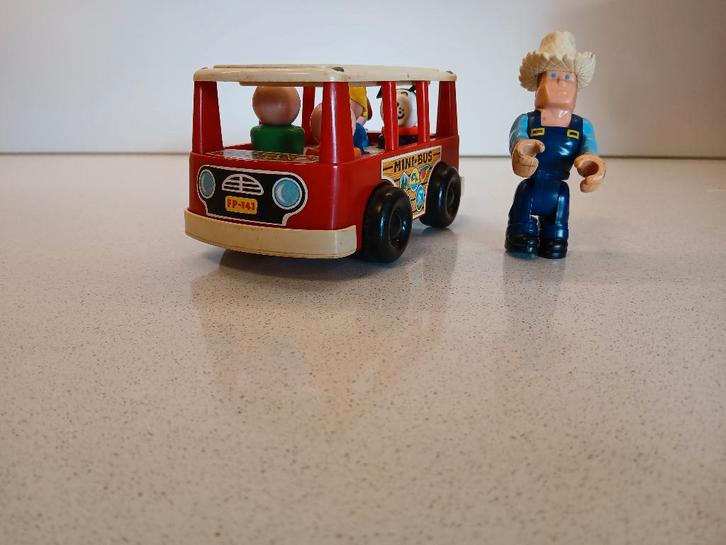 Fisher-price bus en 5 poppetjes en Husky Helper, Kinderen en Baby's, Speelgoed | Fisher-Price, Gebruikt, Speelset, Ophalen of Verzenden