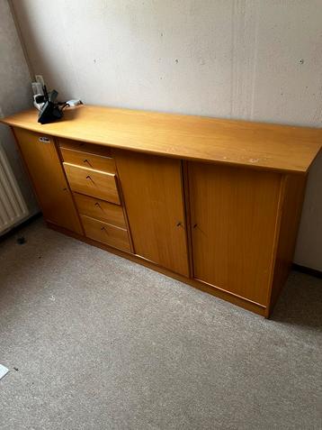 Vintage Teakhouten Dressoir beschikbaar voor biedingen
