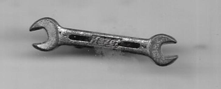 HAZET GEREEDSCHAP BROCHE SPELD, Verzamelen, Speldjes, Pins en Buttons, Gebruikt, Speldje of Pin, Merk, Verzenden